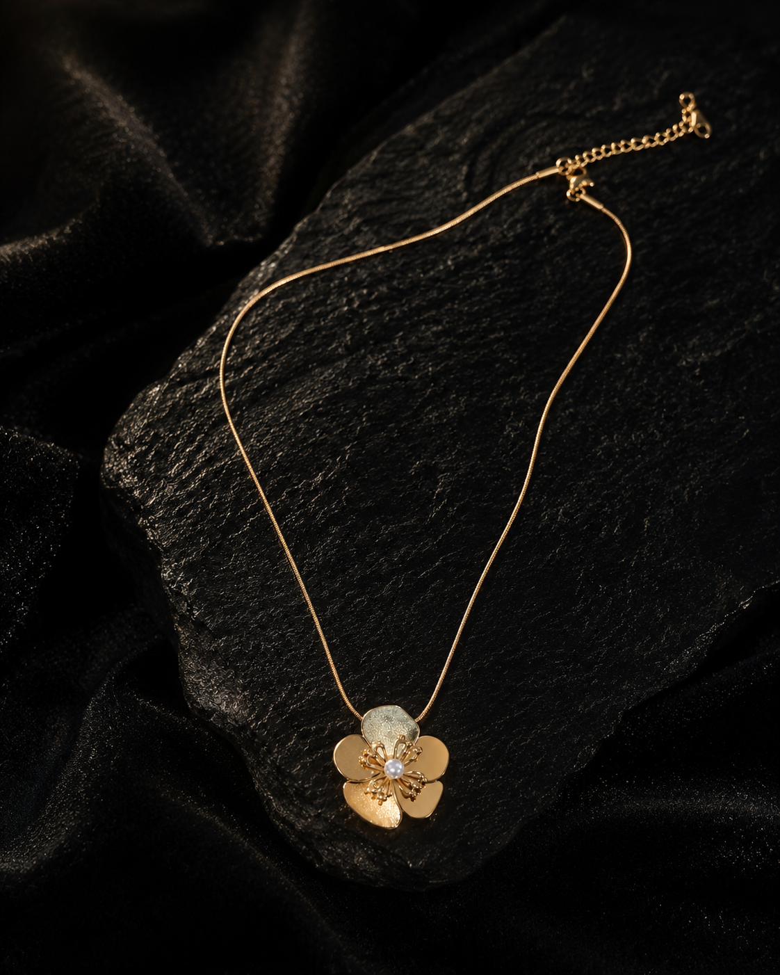 The Pearl Heart Golden Lotus Necklace